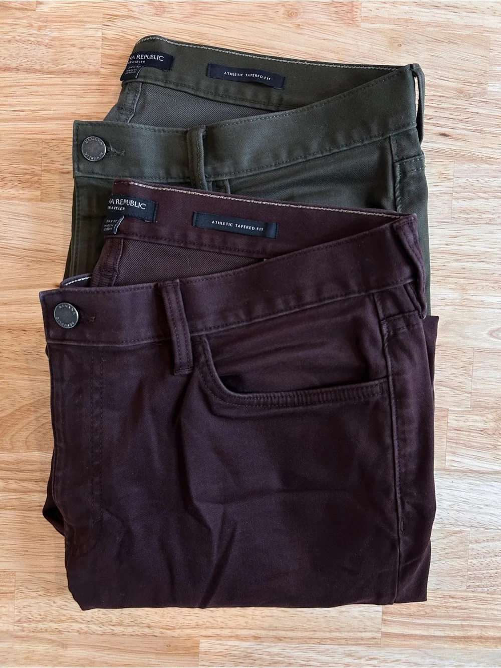 Banana Republic Athletic Traveler Pants 2 Pack